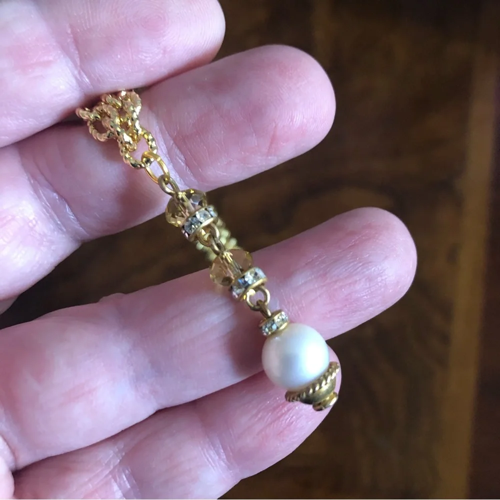 Hand crafted genuine pearl pendant textured chain link necklace